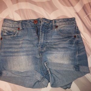 Jean shorts!!